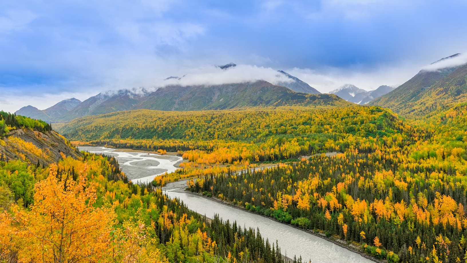Scenic view of Alaska Highway